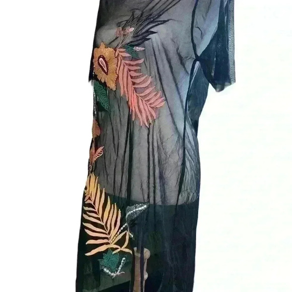 Guess Women’s  Sheer Embroidered Dress Size Extra Small - Picture 3 of 4